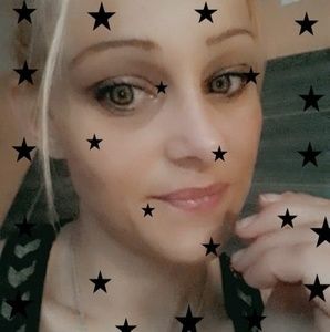 Meet your Posher, Keshia